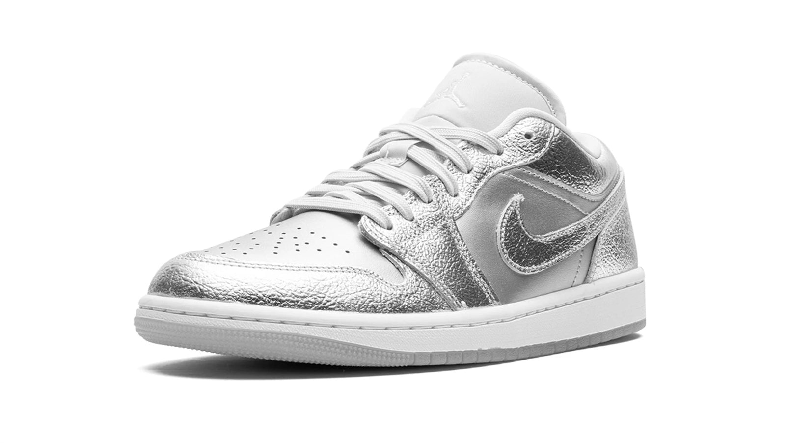 Air Jordan 1 Low SE WMNS "Metallic Silver"