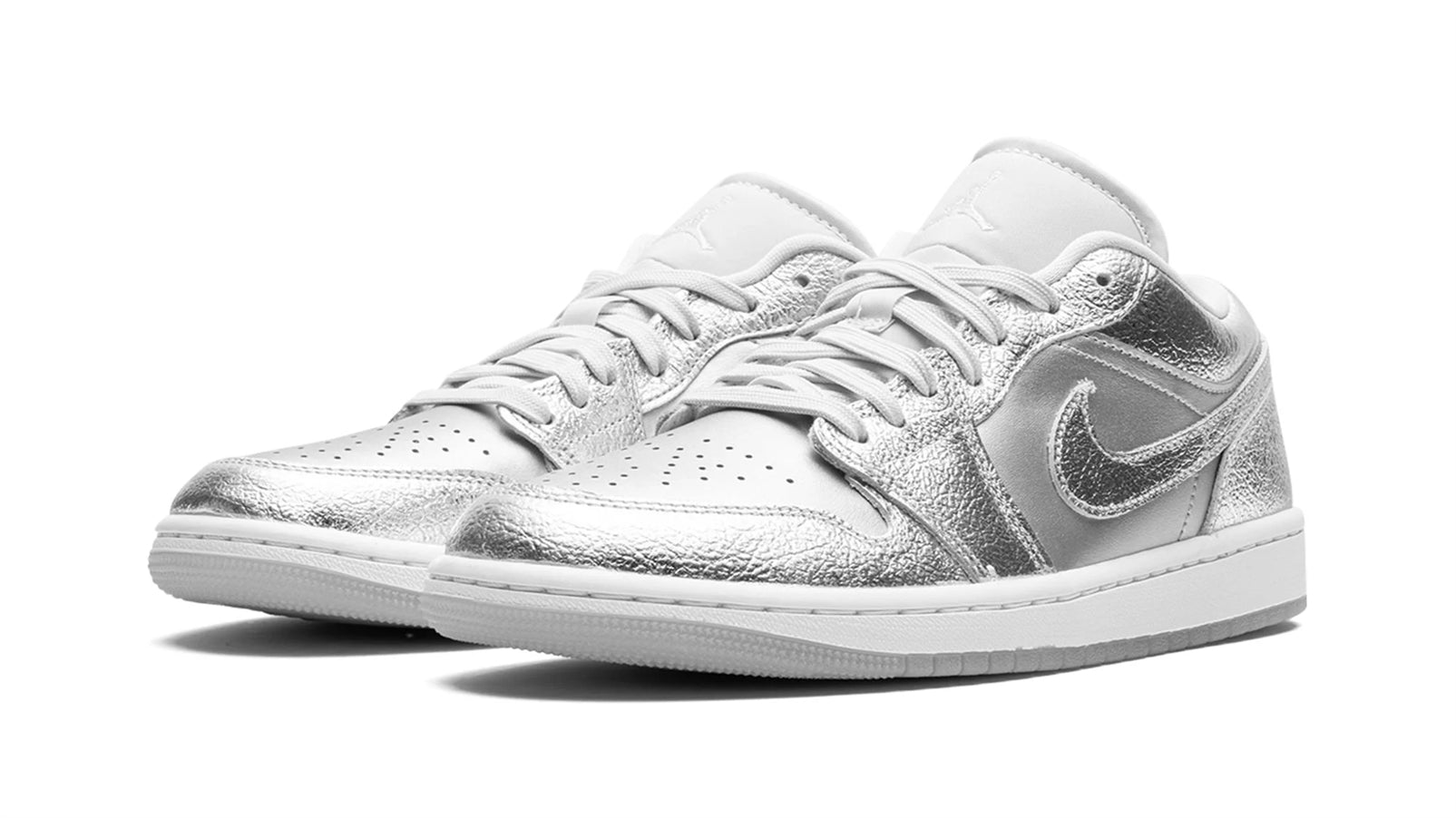 Air Jordan 1 Low SE WMNS "Metallic Silver"