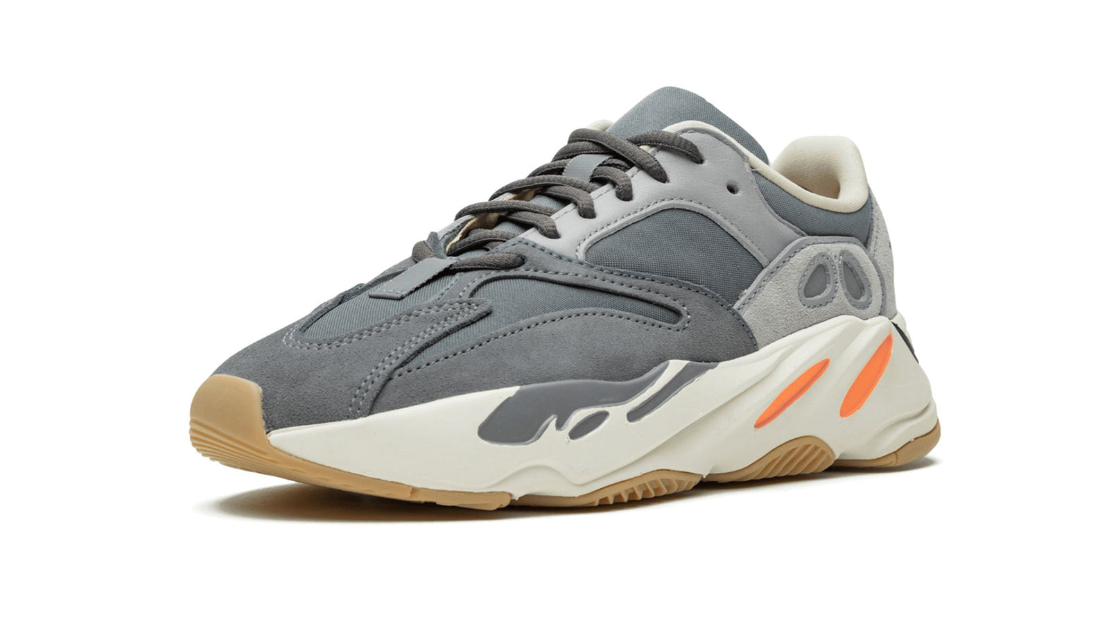 YEEZY BOOST 700 "Magnet"